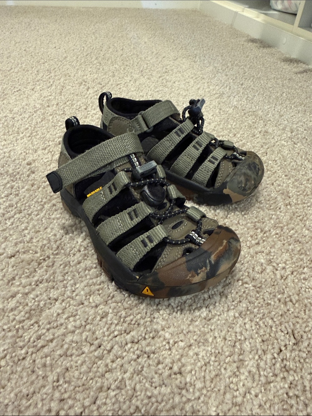 Keen size 10 Green Outdoor Shoes